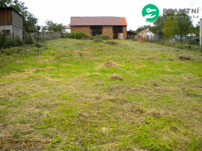 Prodej stavebního pozemku 1336 m2 Slatina - titulní obrázek