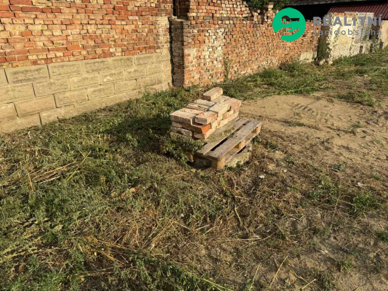 Stavební pozemek se zahradou Vracov - obrázek č.9