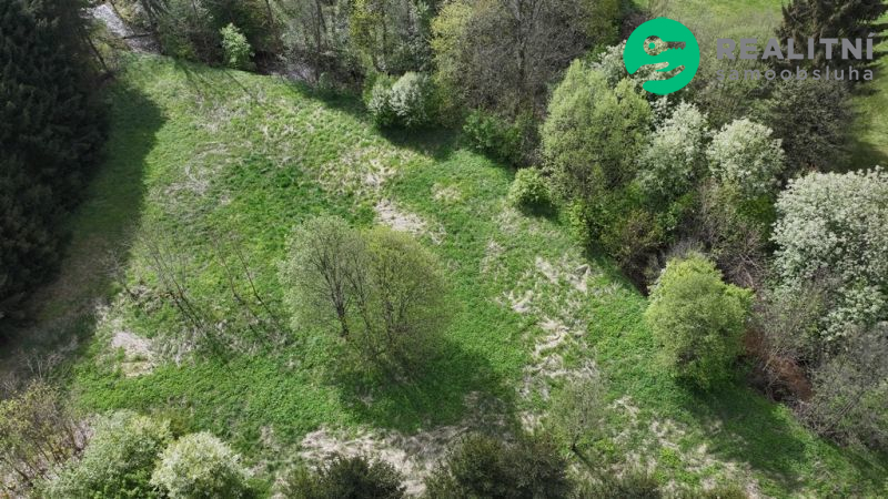 rovinata_stavebni_parcela_cca_350_m2_s_rozlehlou_zahradou