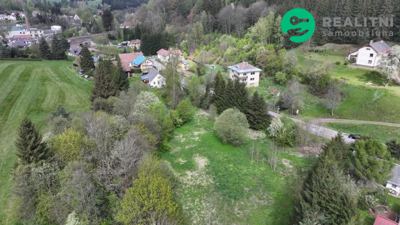 Rovinatá stavební parcela cca 350 m2 s rozlehlou zahradou - obrázek č.5