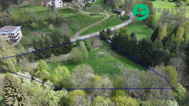 Rovinatá stavební parcela cca 350 m2 s rozlehlou zahradou - obrázek č.7