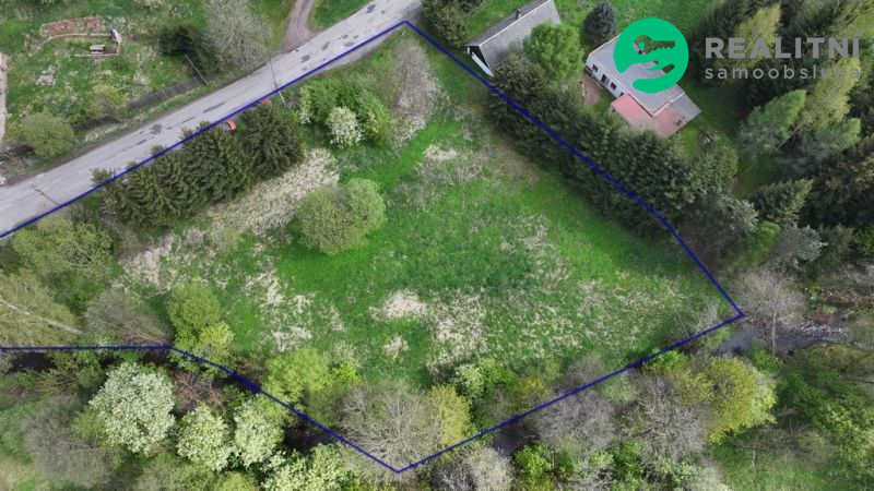 Rovinatá stavební parcela cca 350 m2 s rozlehlou zahradou - obrázek č.8