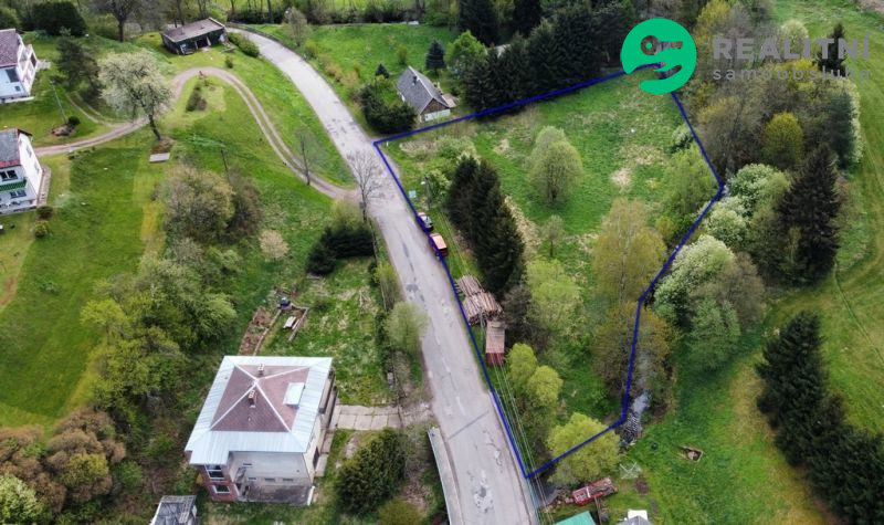 Rovinatá stavební parcela cca 350 m2 s rozlehlou zahradou - obrázek č.9