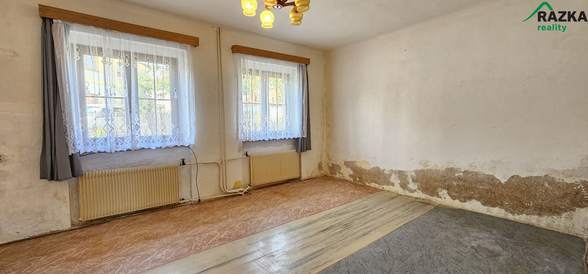 Rodinný dům 4+1 se zahradou Tachov, ul. Slezská - obrázek č.8