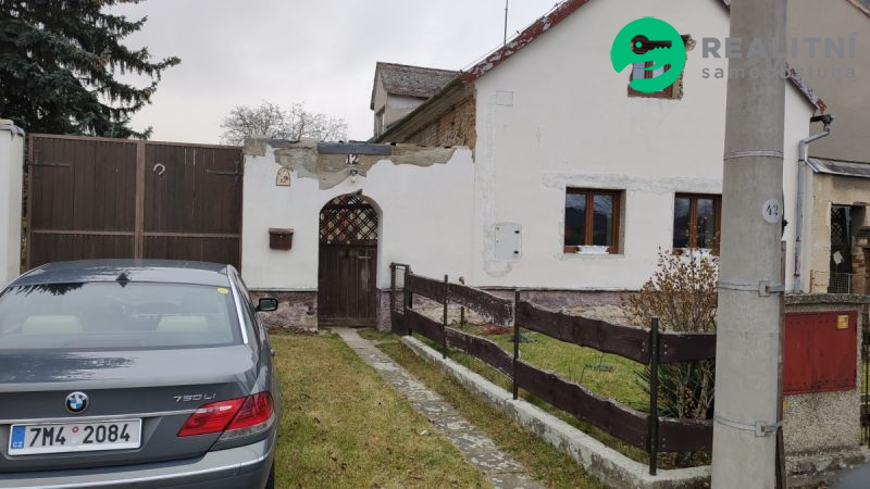 Nabízím prodej statku k rekonstrukci v Lazcích u Troubelic - titulní obrázek
