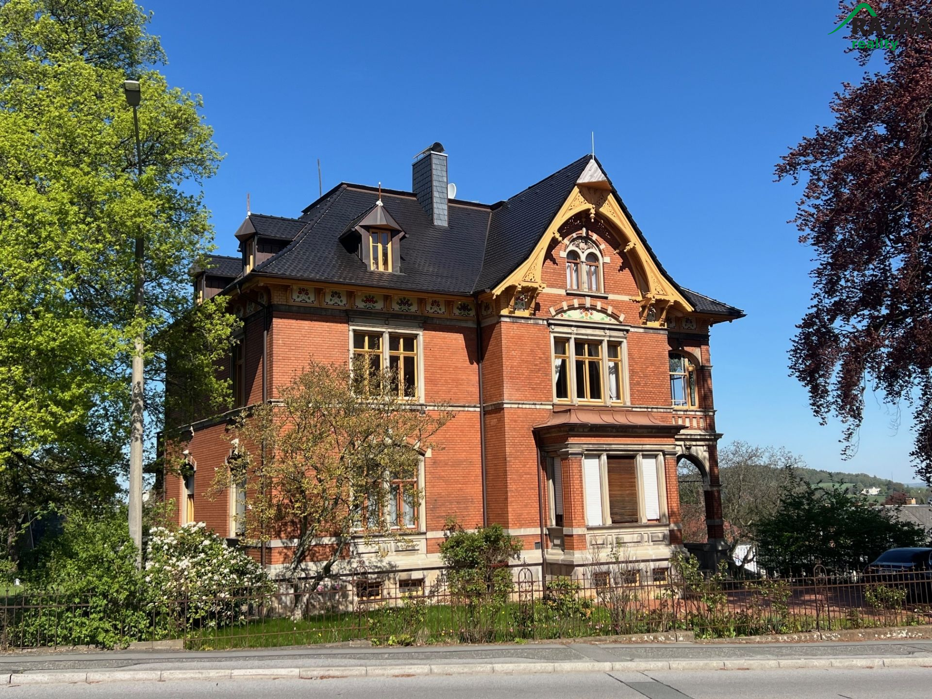 Prostorná a luxusně vybavená vila z 19. století Neugersdorf - obrázek č.2