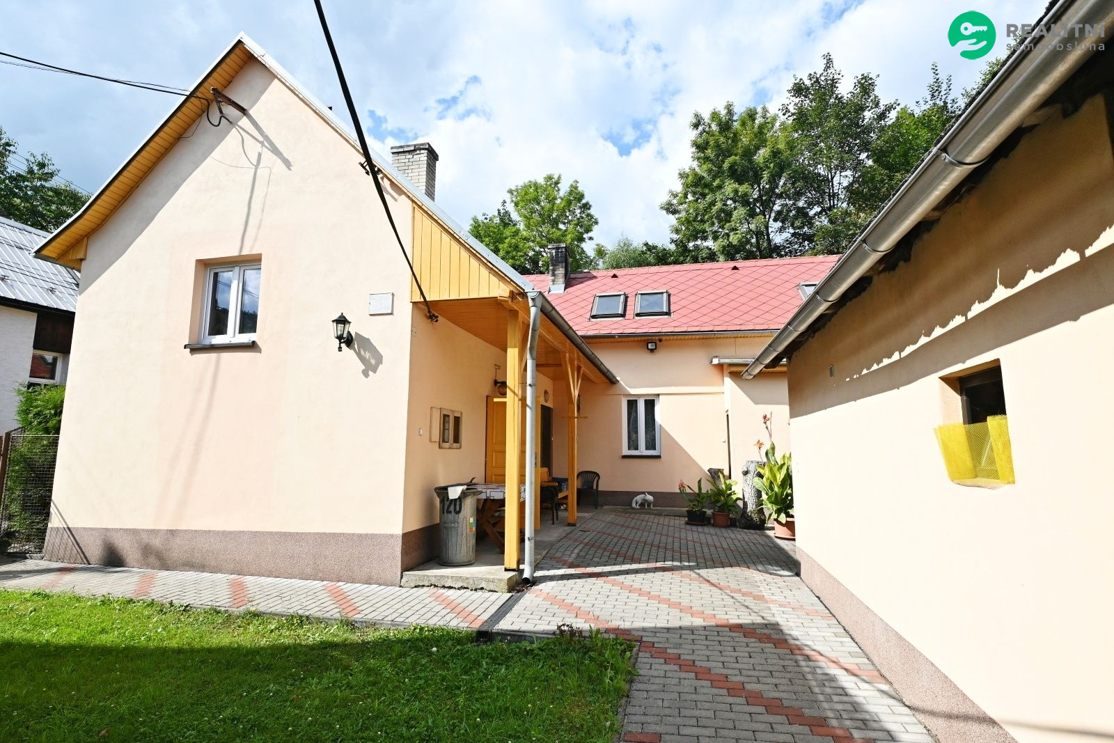 Prodej rodinného domu 172 m2, pozemek 3 735 m2 - obrázek č.9