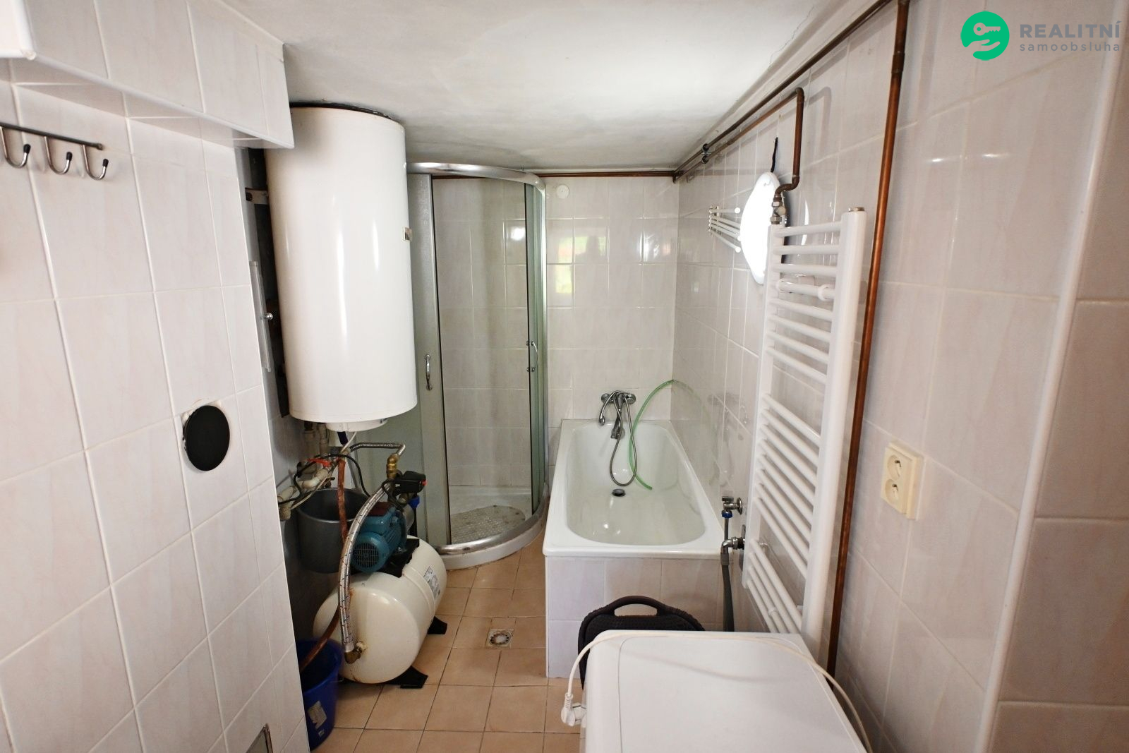 Prodej rodinného domu 172 m2, pozemek 3 735 m2 - obrázek č.10