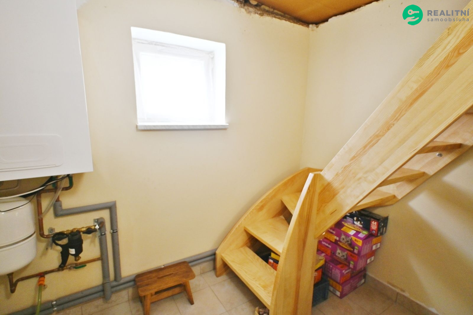 Prodej rodinného domu 172 m2, pozemek 3 735 m2 - obrázek č.13