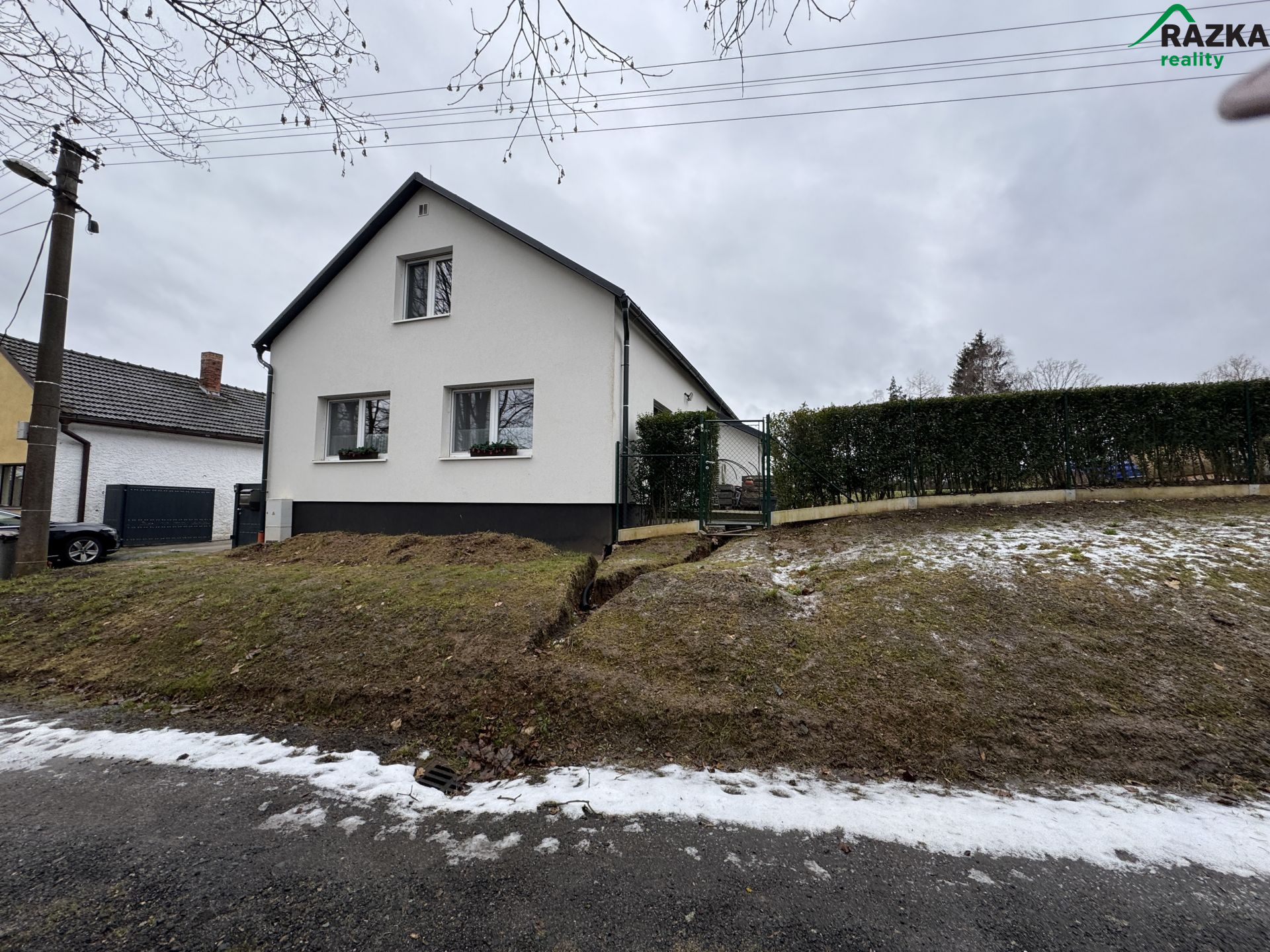 RD 7+1 (372 m2) Semošice u Horšovského Týna - titulní obrázek