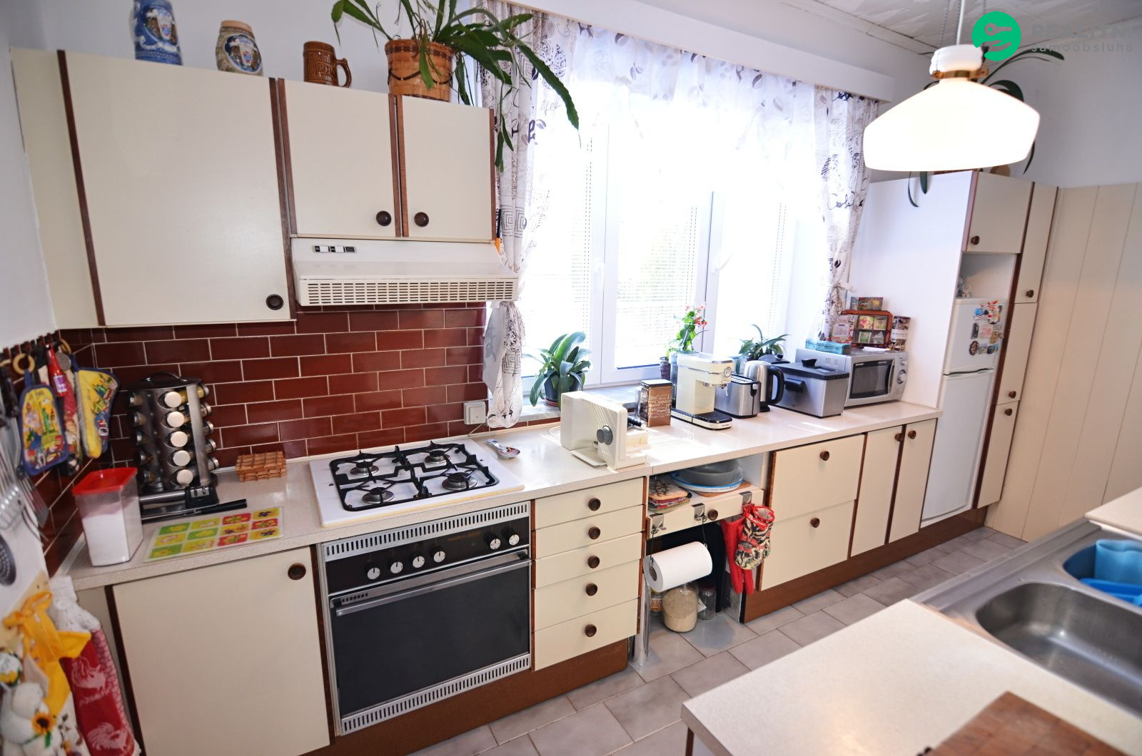 Prodej rodinného domu, 300 m², pozemek 922 m². - obrázek č.12