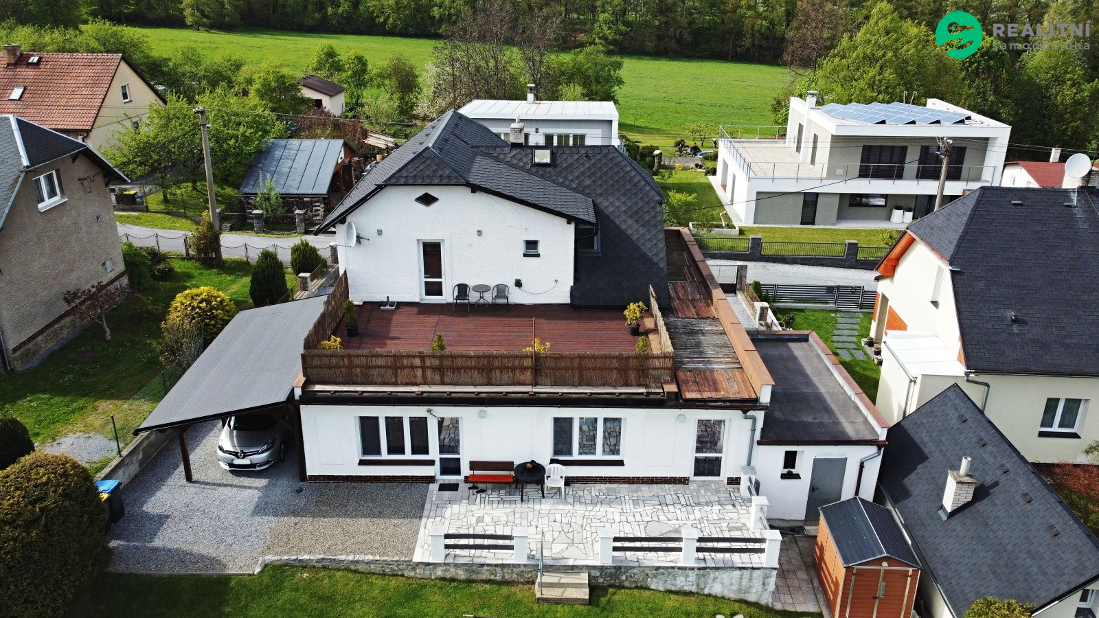 Prodej rodinného domu, 300 m², pozemek 922 m². - obrázek č.25