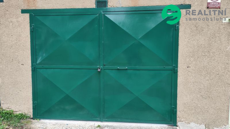 Garáž 23m2, Mníšek pod Brdy - titulní obrázek