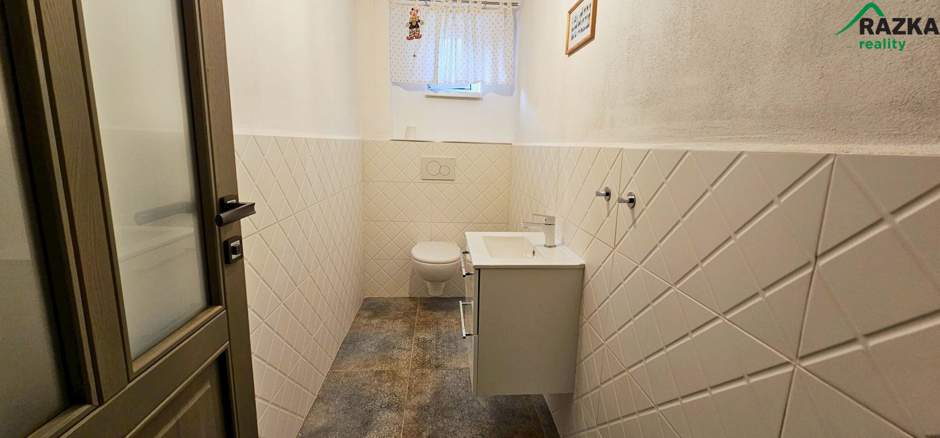 Novostavba RD 4+KK (200 m2) se zahradou 927 m2 Nedražice - obrázek č.13