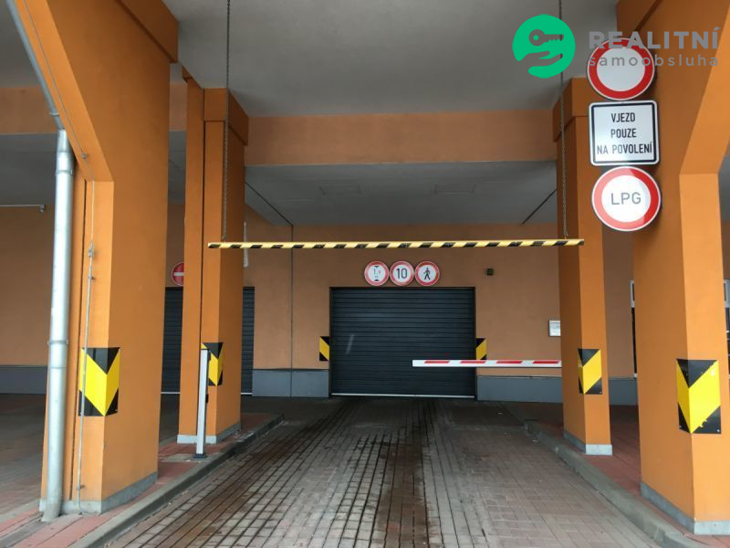 prodej_garazoveho_stani_12_m²_praha_9
