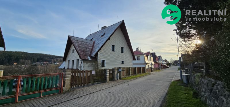 Rodinný dům 5+KK a 2+KK - Nejdek - titulní obrázek