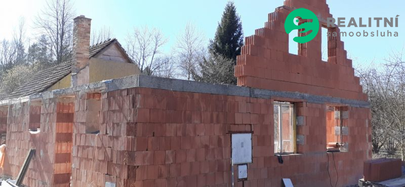 Dům v rekonstrukci - titulní obrázek