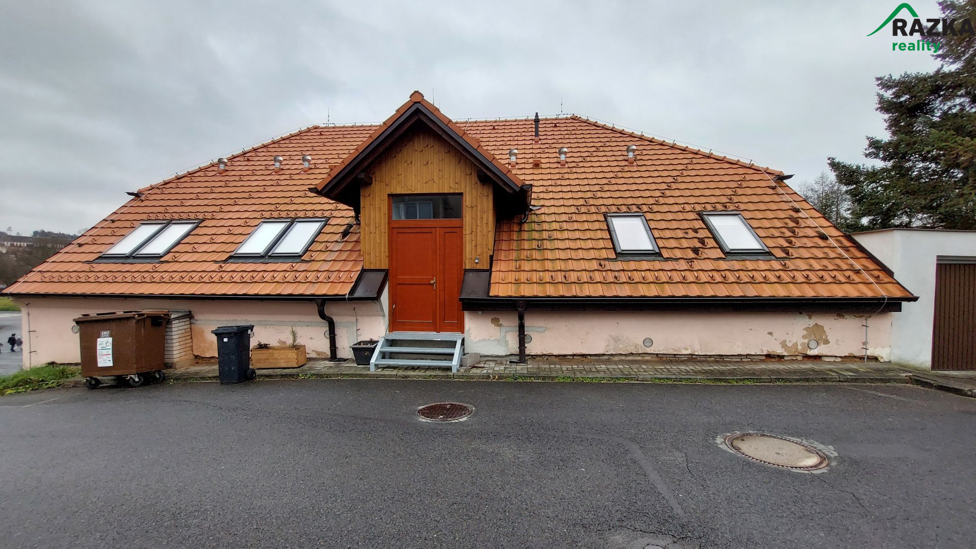 Pronájem podkrovního bytu 3+KK - Stříbro - obrázek č.10