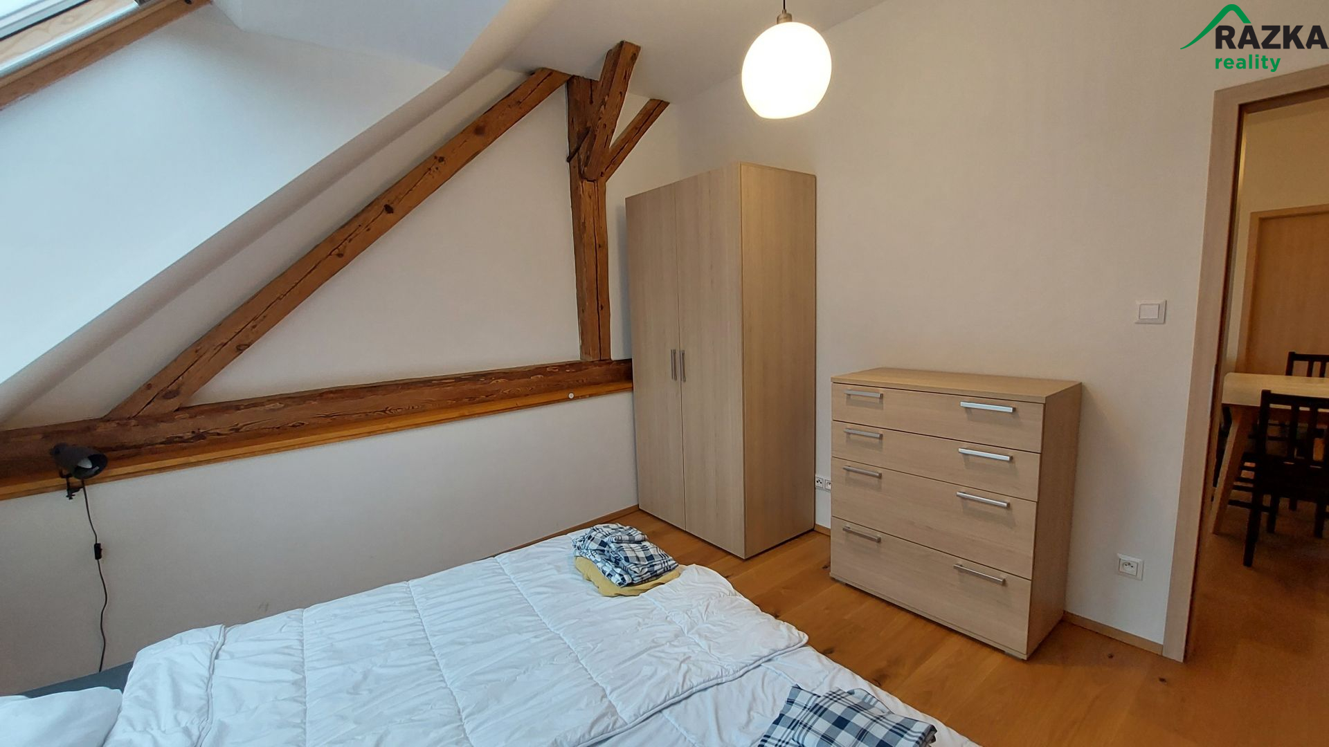 Pronájem podkrovního bytu 3+KK - Stříbro - obrázek č.11