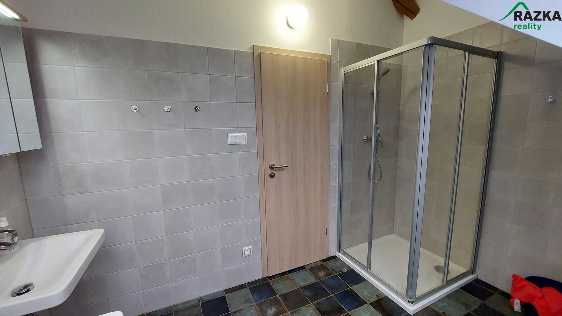 Pronájem podkrovního bytu 3+KK - Stříbro - obrázek č.13