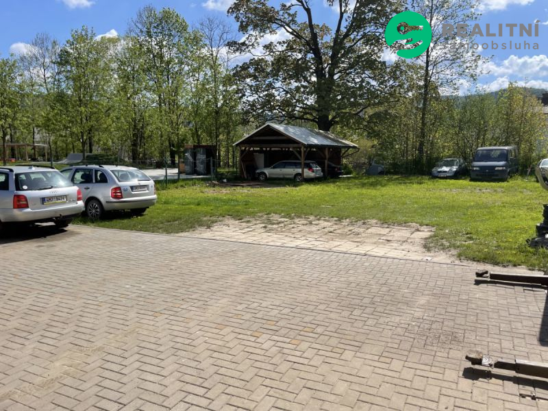 Komerční budova se stavebním pozemkem - Jeseník - obrázek č.11
