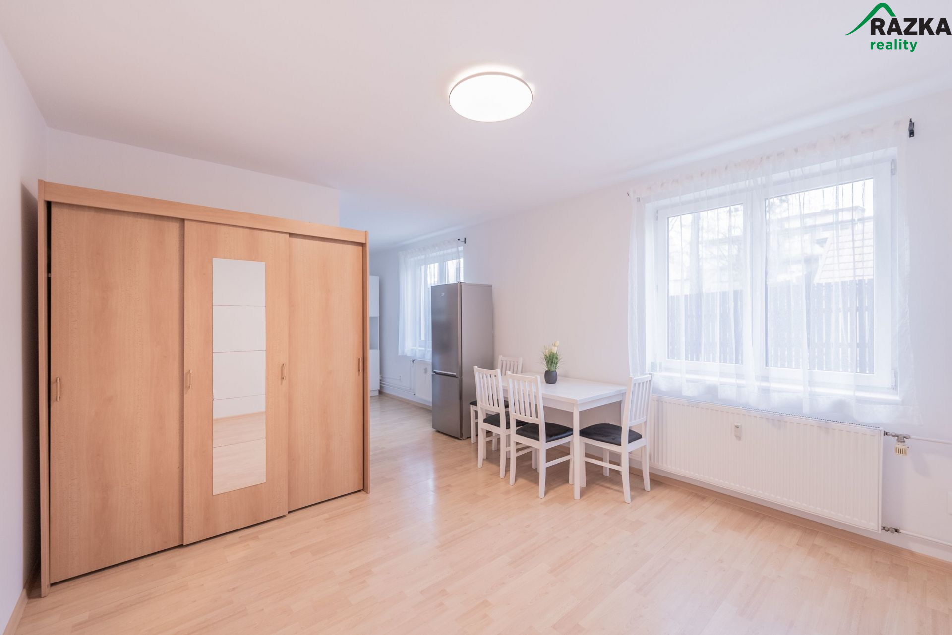 Zařízený byt 1+KK Planá, ul. Bohušova - obrázek č.4