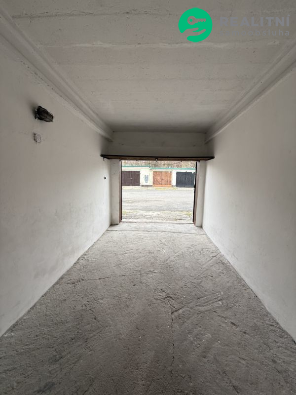 Zděná garáž 19 m² v Litvínově – suchá, udržovaná, připravena k využití - obrázek č.4