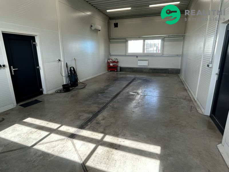 Novostavba haly, pozemek 3000m2, 8km od Brna, u D1 - obrázek č.14