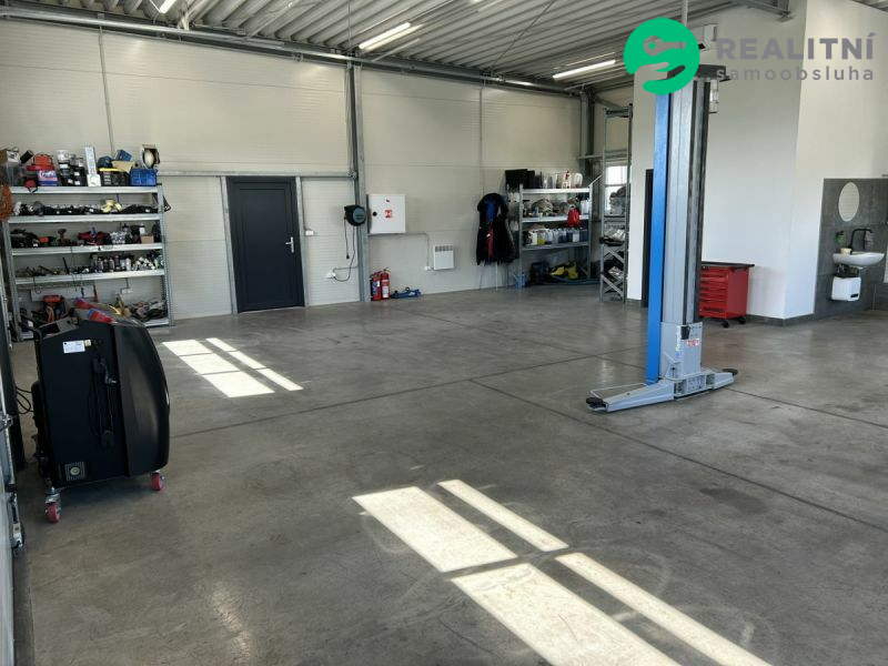 Novostavba haly, pozemek 3000m2, 8km od Brna, u D1 - obrázek č.17