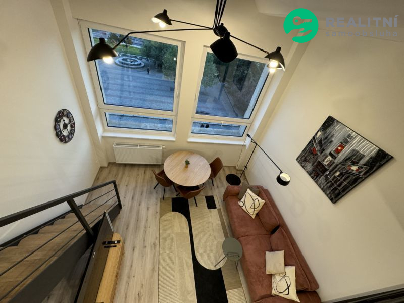 Stylový loft 2+kk po designové rekonstrukci na Kubánském náměstí - obrázek č.5