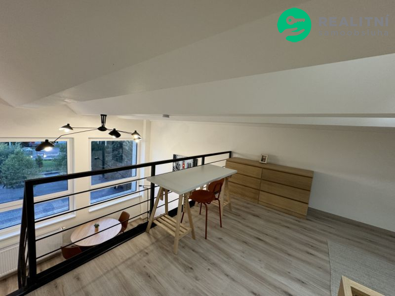 Stylový loft 2+kk po designové rekonstrukci na Kubánském náměstí - obrázek č.9