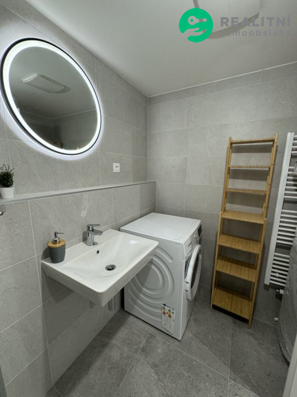 Stylový loft 2+kk po designové rekonstrukci na Kubánském náměstí - obrázek č.12