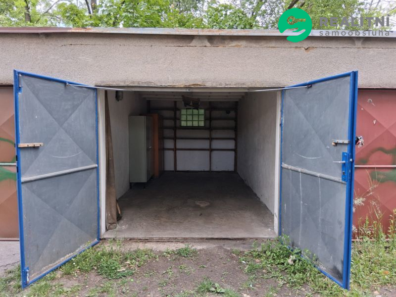 Garáž Plzeň, Slovany se spoluvlastnickým podílem na dvoře - obrázek č.2