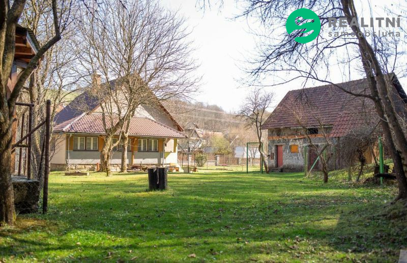 Prodej rodinného domu 124 m², pozemek 2324 m² Valašská Senice - obrázek č.5