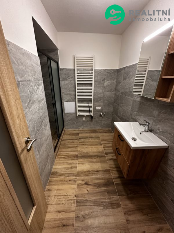 Prodej zrekonstruovaného bytu 3+kk, 68 m² – Dolní Dobrouč - obrázek č.7