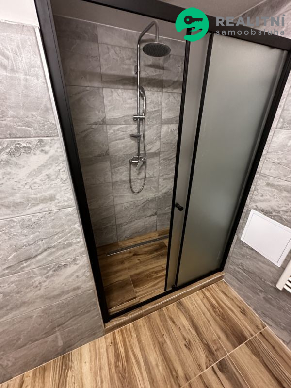 Prodej zrekonstruovaného bytu 3+kk, 68 m² – Dolní Dobrouč - obrázek č.8