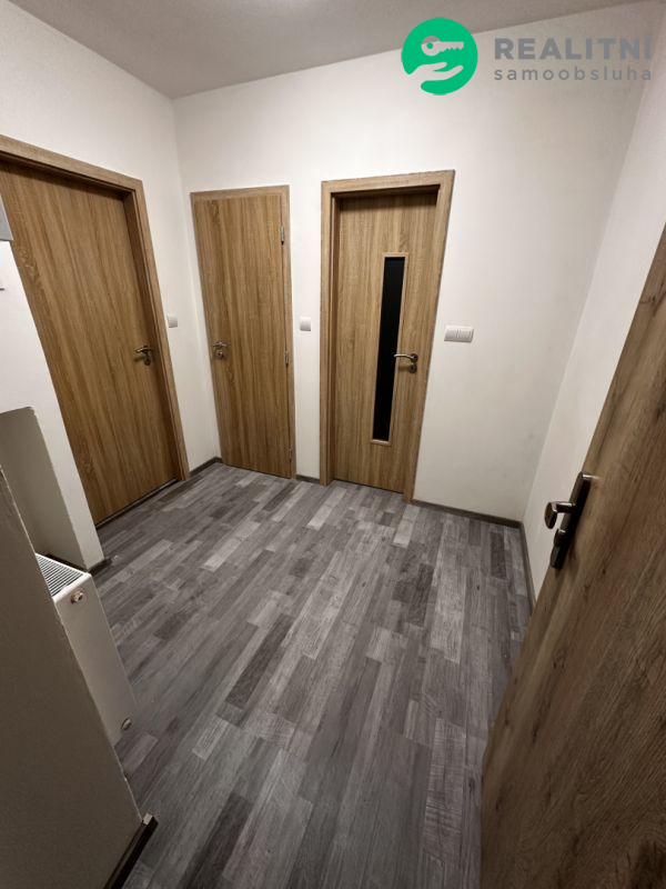 Prodej zrekonstruovaného bytu 3+kk, 68 m² – Dolní Dobrouč - obrázek č.10