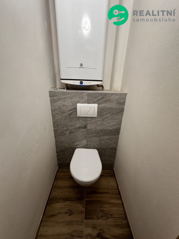 Prodej zrekonstruovaného bytu 3+kk, 68 m² – Dolní Dobrouč - obrázek č.11