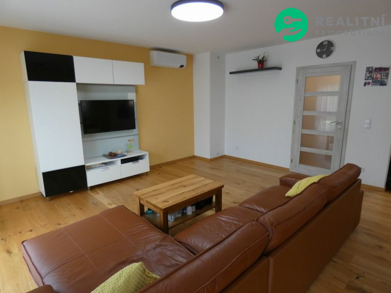 Prodej RD Rajhrad, 5+1, bazén, klimatizace - obrázek č.2