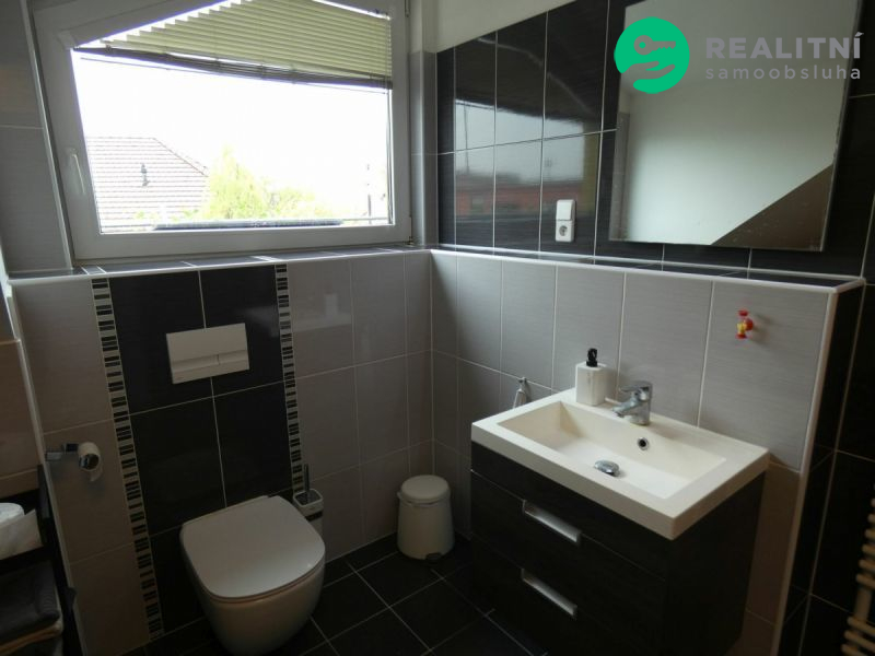 Prodej RD Rajhrad, 5+1, bazén, klimatizace - obrázek č.13