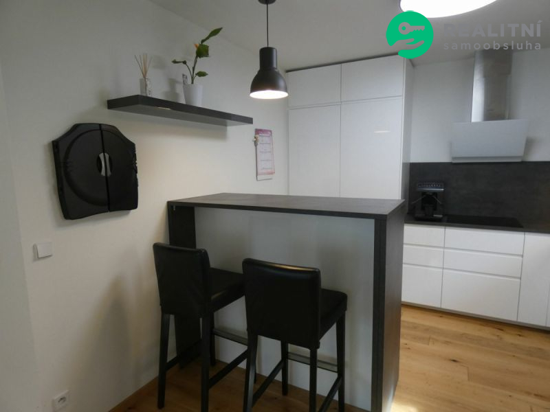 Prodej RD Rajhrad, 5+1, bazén, klimatizace - obrázek č.27