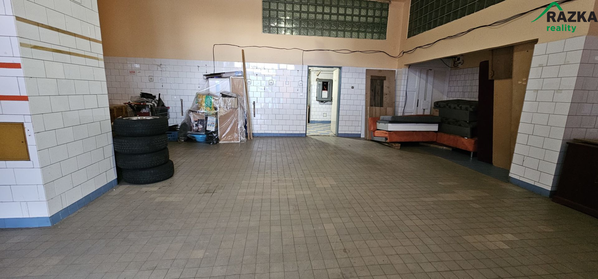 Pronájem nebytových prostor – Tachov, bývalé „Centrum“ - obrázek č.2