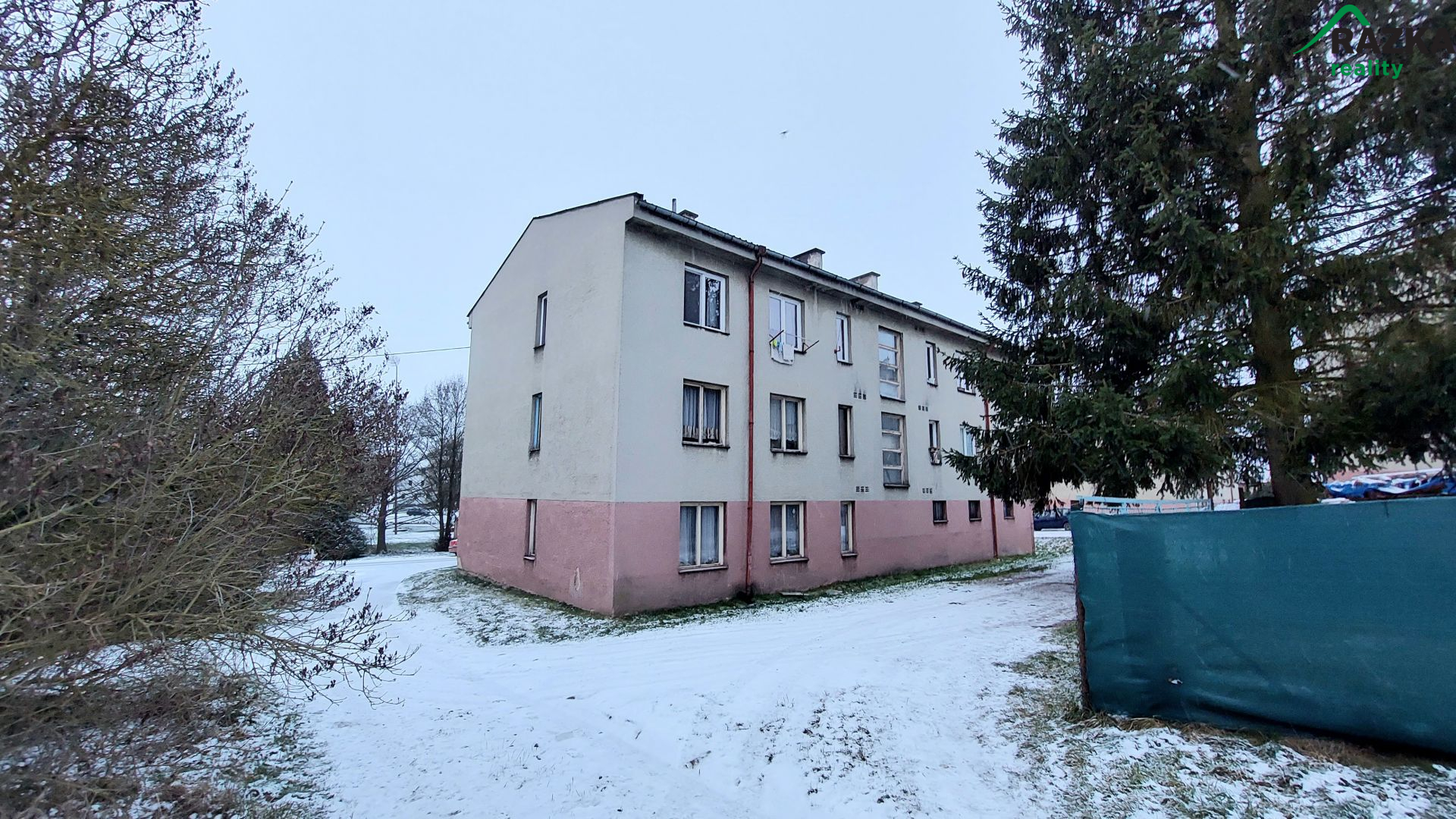Prodej bytového domu v obci Třískolupy - obrázek č.2